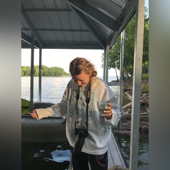 Meet your Posher, Lindsey - Picture 3 of 3